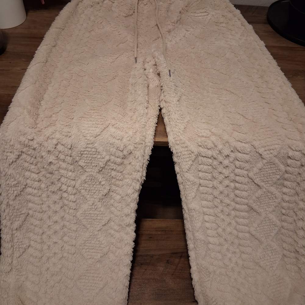 ‼️SOLD‼️NWOT/ Cozy Cream Textured Pants